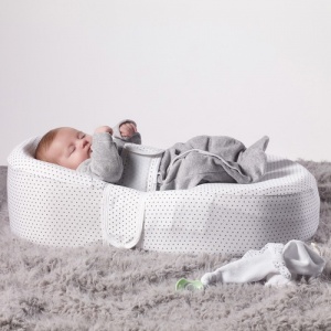 Cocoonababy Nest Bundle with Fitted Sheet Plus Spare Sheet