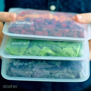 Stasher Reusable Snack Bag - Cook Freeze Store - Zero Plastic - Rasberry