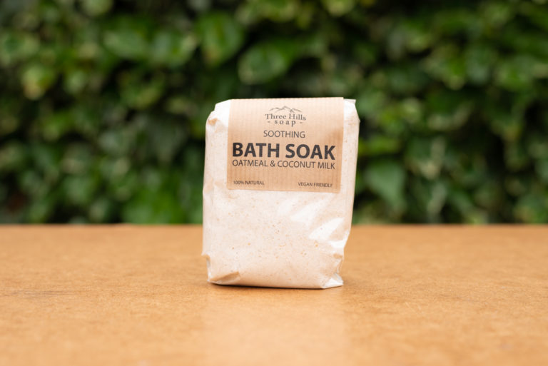 Three Hills Soap Bath Soak Oatmeal and Coconut - Relieves Dry, Itchy Skin 1kg Refill