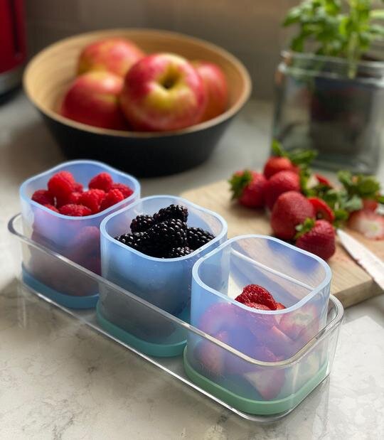 Yumbox Chop Chop - 3 Easy Prep Silicone Storage Jars in Glass Tray - Crisp Blues