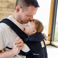 Ergobaby Omni Breeze Baby Carrier Newborn to Toddler Maximises Airflow Onyx Black